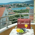 Daire With Swimming Pool Seget Vranjica, Trogir - 24447 Donji Seget
