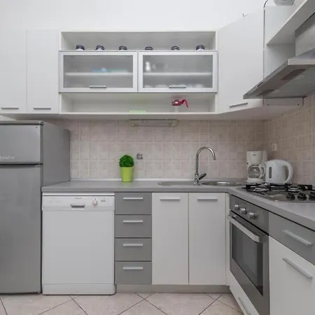 Apartament With Swimming Pool Seget Vranjica, Trogir - 24447 *