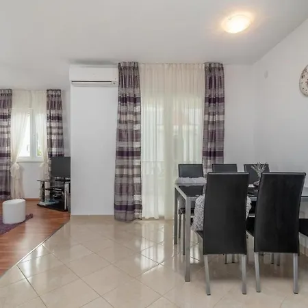 With Swimming Pool Seget Vranjica, Trogir - 24447 Apartament